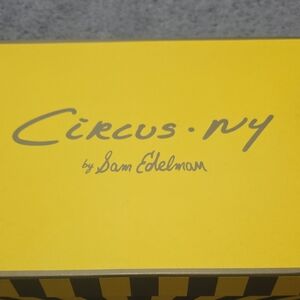 Circus by Sam Edelman Yellow and Gray Logo Shoe Box
